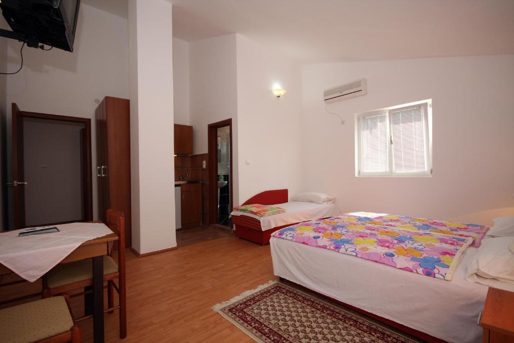 Apartments Raicevic Budva Zimmer foto