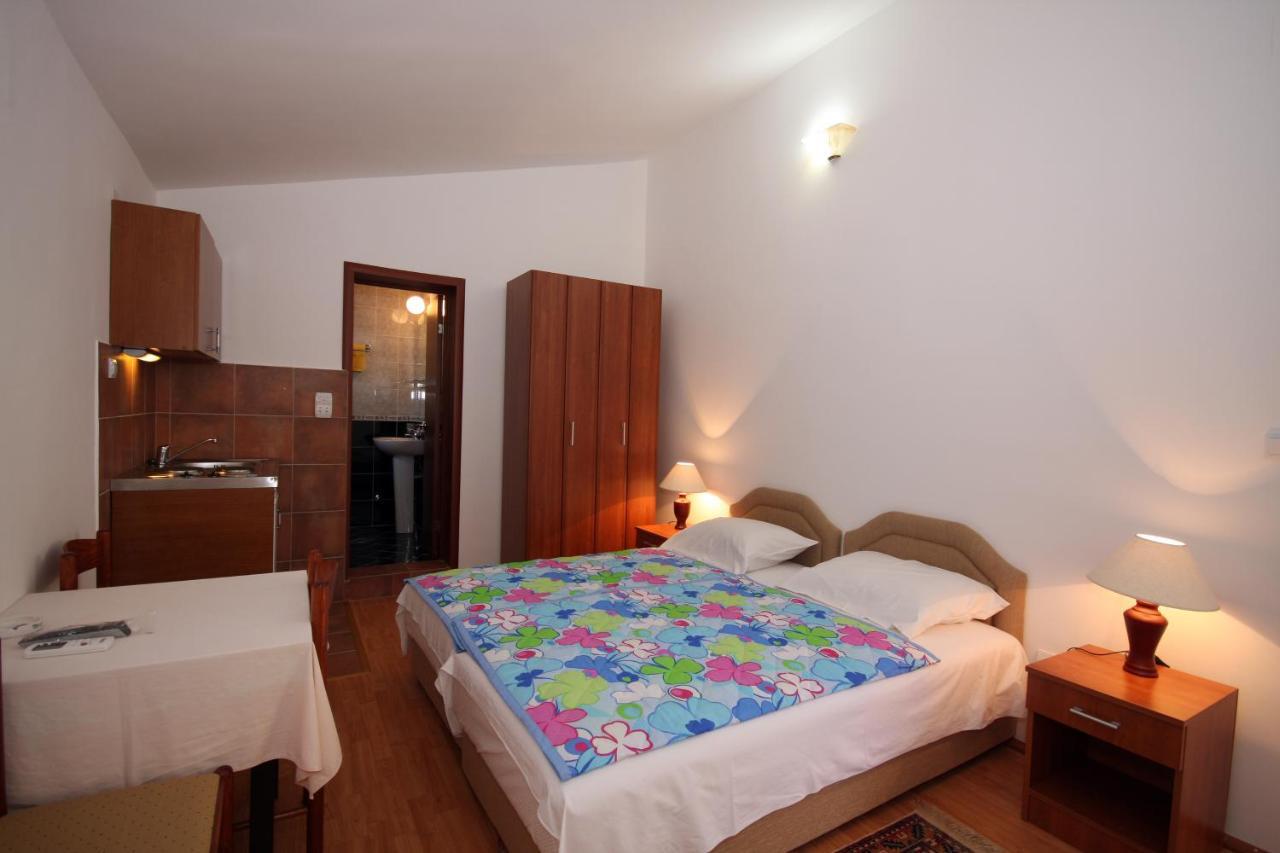 Apartments Raicevic Budva Zimmer foto